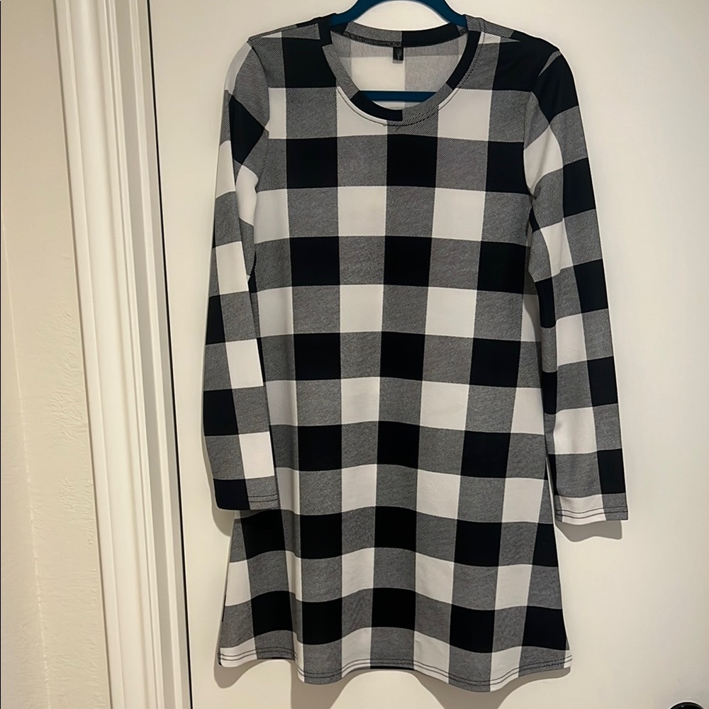 Black and White A-Line Long Sleeve Dress
